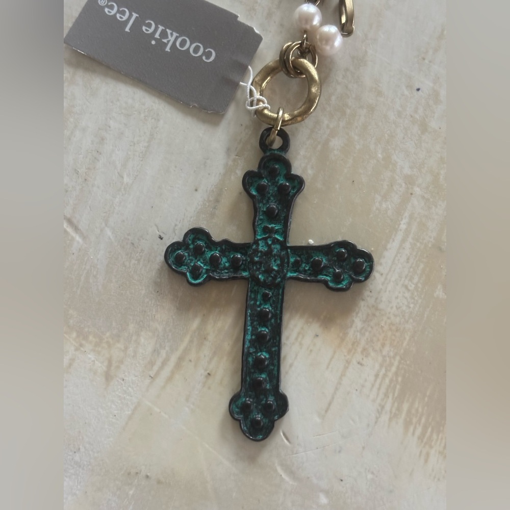 Vintage Cookie Lee Green Patina Cross Pendant Necklace